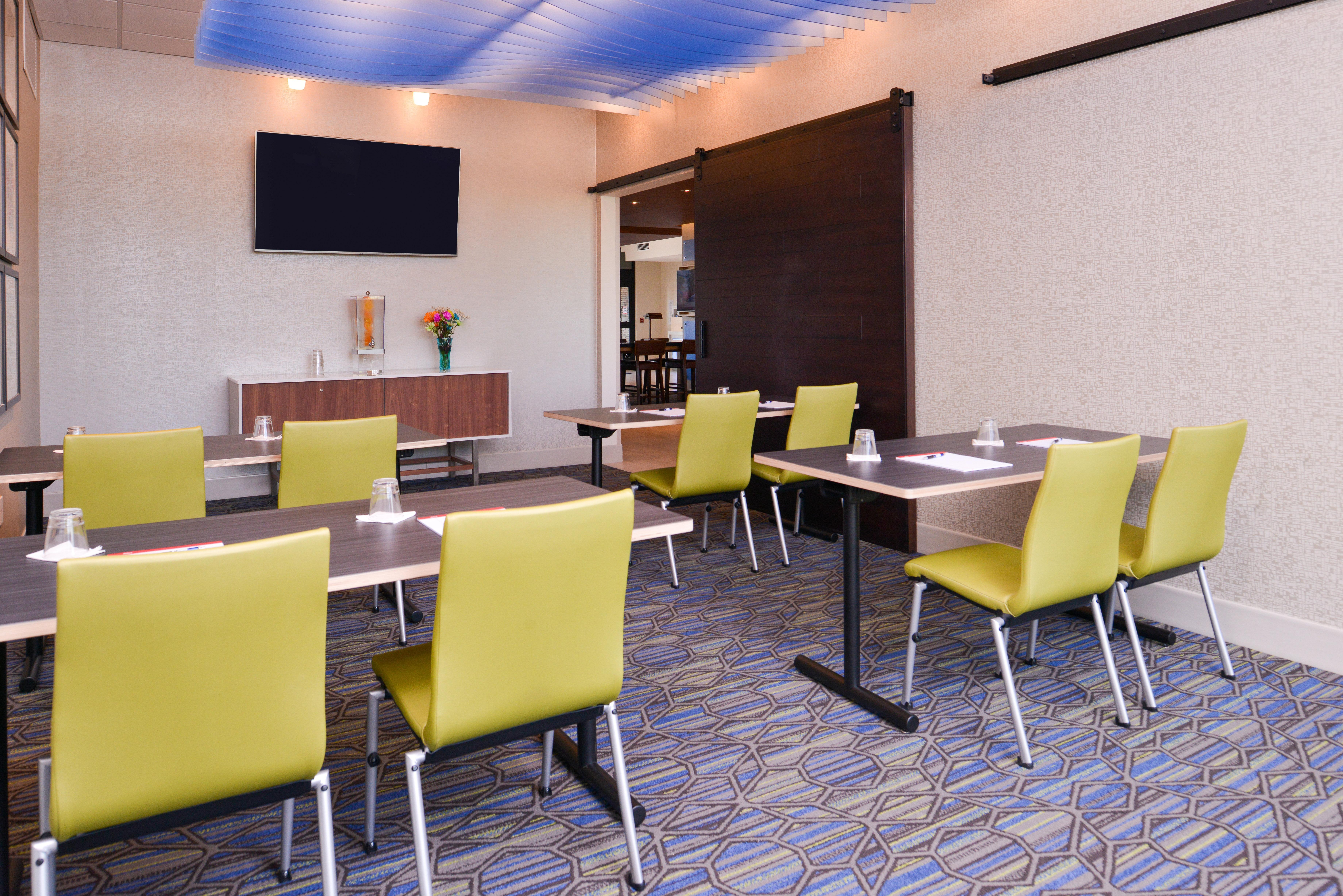 Holiday Inn Express & Suites - Olathe West By Ihg Exterior photo